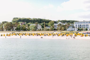 Baltık Denizi 'ndeki Rugen adasındaki bir Alman tatil beldesi Binz' de.