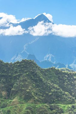 Moorea Polinezyası, Opunohu belvedere, güzellikler dağların