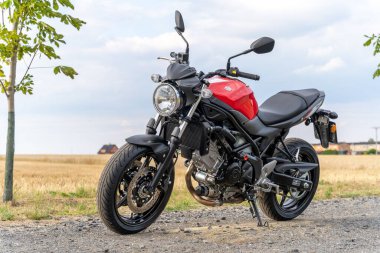 Suzuki SV650 (SV650A) ABS 2017 motosiklet