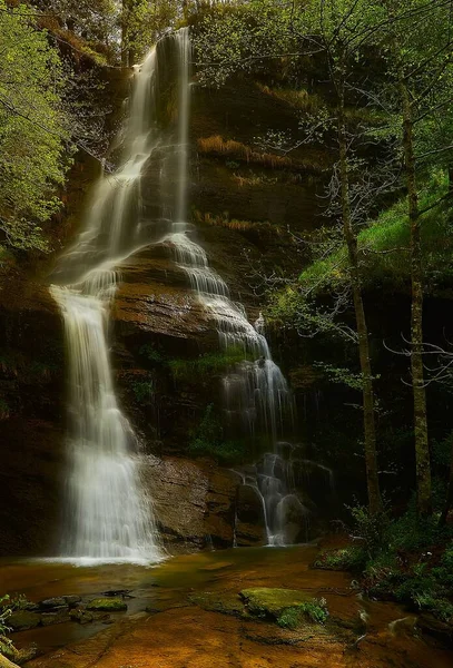 Una Bella Scena Uguna Waterall Nel Parco Naturale Gorbea Paesi — Foto Stock