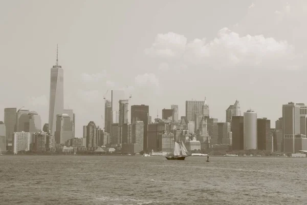 Ciudad Nueva York Con Cielo Nublado Encima — Foto de Stock