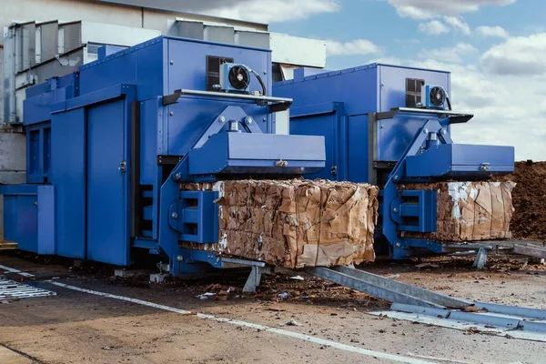 Modrý Papírový Drtič Kontejnerů Drtič Odpadků Recyklují Lepenku Opakovaně Použitelných — Stock fotografie