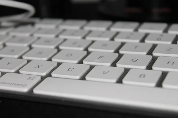 Primer Plano Las Teclas Teclado Blanco Simple Ordenador —  Fotos de Stock