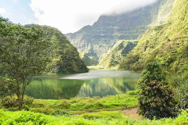 Tahiti French Polynesia Vaihiria Lake Papenoo Valley Mountains Luxuriant Bushy — Stock Photo, Image