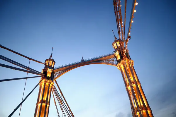 Una Toma Bajo Ángulo Del Albert Bridge Noche Londres Reino — Foto de Stock