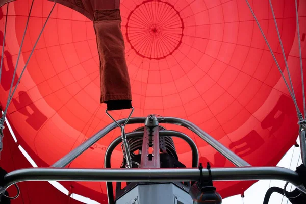 View Red Hot Air Balloon — Stock Photo, Image