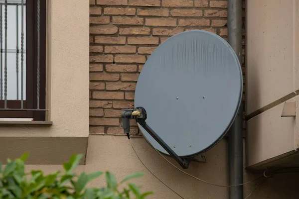 Satellite Dish Antenna Outdoor Mounted Wall — Stock Photo, Image