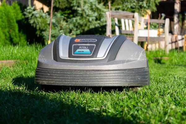 Robot Lawn Mower Gardena Brand Mowing Lawn — Stock Photo, Image