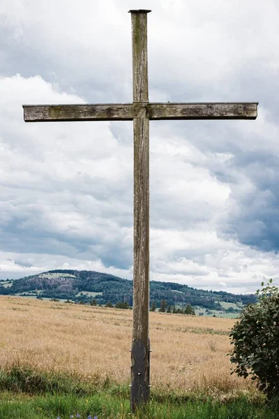 Uma Cruz Madeira Colina Rhon Alemanha — Fotografia de Stock