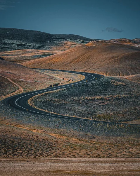 Camino Curvo Través Colinas Islandia — Foto de Stock