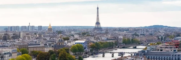 Paris Typische Dächer Luftaufnahme Mit Dem Eiffelturm Der Invalidenkuppel Und — Stockfoto