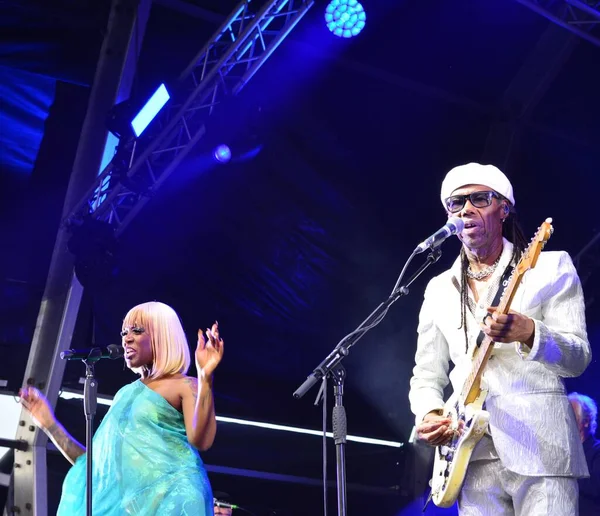 Nile Rodgers Και Chic Εμφανίζονται Στο Bristol Harbour Festival Αμφιθέατρο — Φωτογραφία Αρχείου