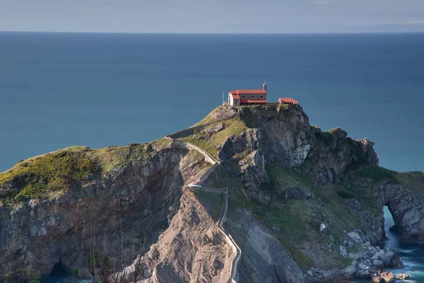 Beautiful View Gaztelugatxe Island Spain Hermitage Standing Top — Stock Photo, Image