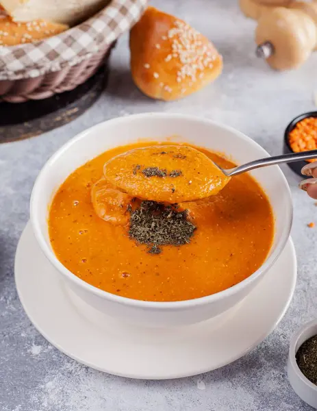 Nahaufnahme Einer Sahnesuppe Auf Einem Tisch — Stockfoto