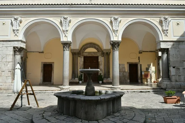 Στοά Του Καθεδρικού Ναού Του Sant Agata Goti Ενός Μεσαιωνικού — Φωτογραφία Αρχείου