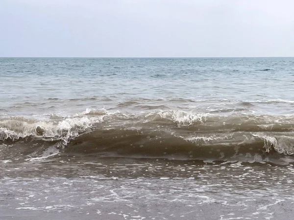 Delikatna Fala Morska Piaszczystej Plaży Fnideq — Zdjęcie stockowe