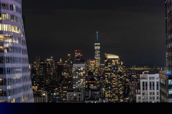 Вночі Нью Йорку Промайнула Чудова Вистава Освітлених Будинків — стокове фото