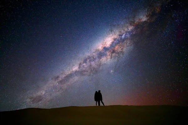 Closeup Shot Young Couple Hugging Each Other Starry Day — Stock Photo, Image