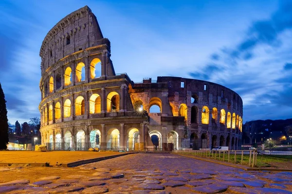 Een Betoverend Uitzicht Het Colosseum Rome Bij Dageraad — Stockfoto