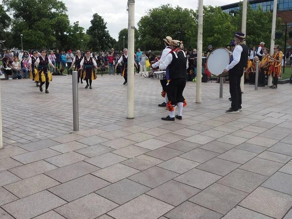 Entertaining Morris Dancers Drums Dancing Marketplace Stratford United Kingdom — Stock Photo, Image