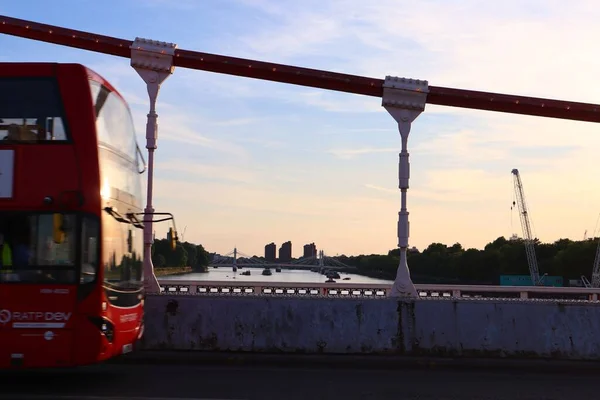 View Red Double Decker Bus London Chelsea Bridge — Stock Photo, Image