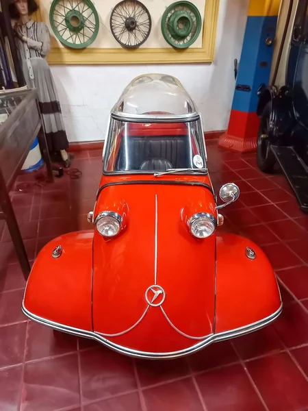 Vecchio Classico Rosso Economia Messerschmitt Kr200 Kabinenroller 1959 Coupé Una — Foto Stock