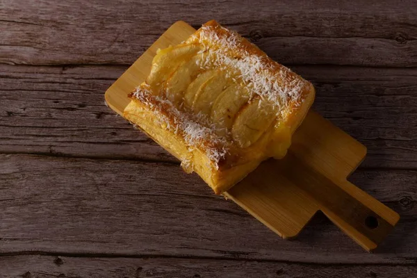 Apple Tartlet Topped Syrup Shredded Coconut Wooden Board — 图库照片