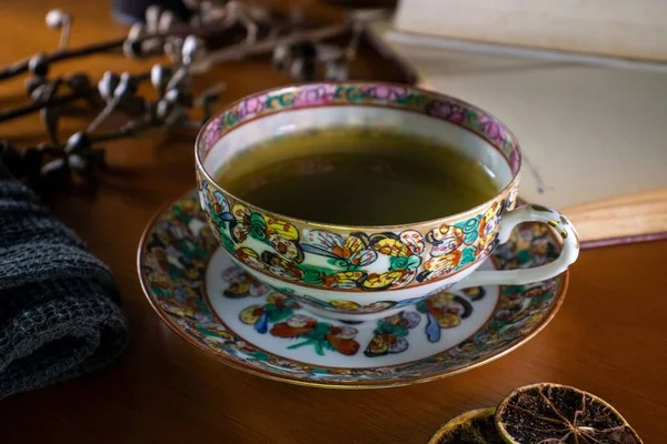 Closeup Shot Green Tea Fancy Cup Sauce Wooden Table — Stock Photo, Image