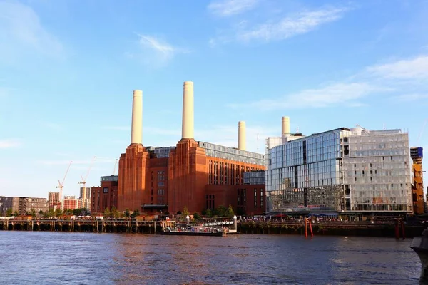 Primer Plano Central Eléctrica Battersea Londres Costa Del Río Támesis —  Fotos de Stock