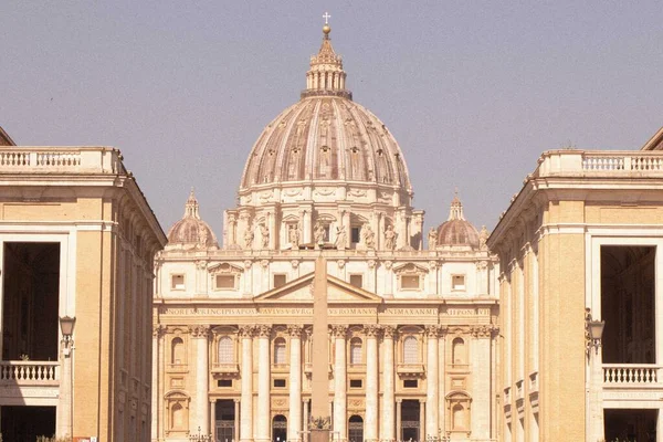 Beautiful View Papal Basilica Saint Peter Vatican City Italy Sunlight — Stock Photo, Image