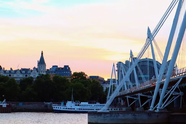 Blick Auf Den Sonnenuntergang Von Der London Hungerford Bridge Und — Stockfoto