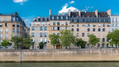 Paris, ile saint-louis ve quai de Bethune, güzel antik binalar, panorama