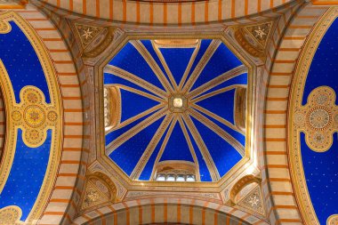 Milano 'da muazzam bir mezarlık tavanı