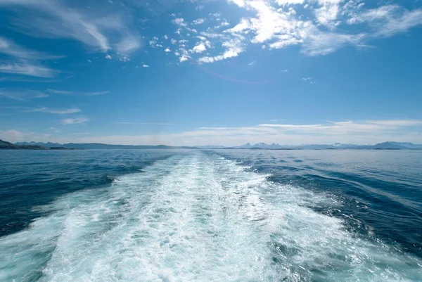 Ein Schöner Blick Auf Die Lofoten Inseln Mit Dem Meer — Stockfoto