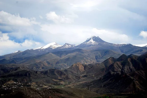 Uma Vista Panorâmica Vasta Paisagem Montanhosa Zona Rural Arménia — Fotografia de Stock