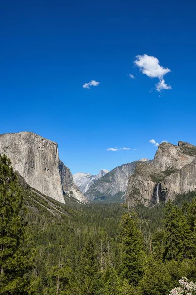 Vacker Utsikt Över Dal Vid Yosemite National Park Kalifornien Usa — Stockfoto