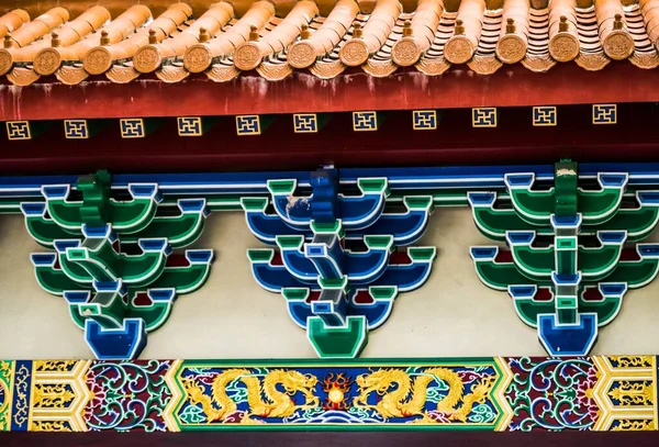 Färgstark Buddhistisk Tempel Dekoration Lin Klostret Hongkong — Stockfoto