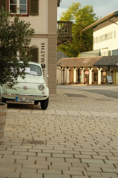 Eine Vertikale Aufnahme Eines Fiat 500 Oldtimers Gmund Tegernsee Bayern — Stockfoto