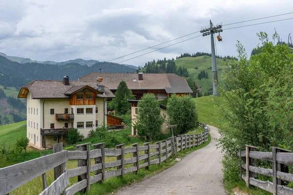 Ropeway Rural Houses Green Mountains — Stock Photo, Image
