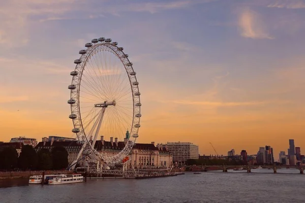 Blick Auf Den Sonnenuntergang Des London Eye Nahe Der Themse — Stockfoto