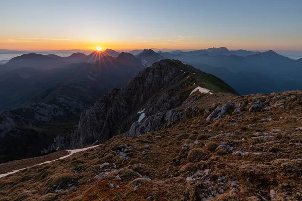 Pittoreske Zonsopgang Van Een Alpiene Vallei Karavanke Bergketen Begunjscica 2060M — Stockfoto