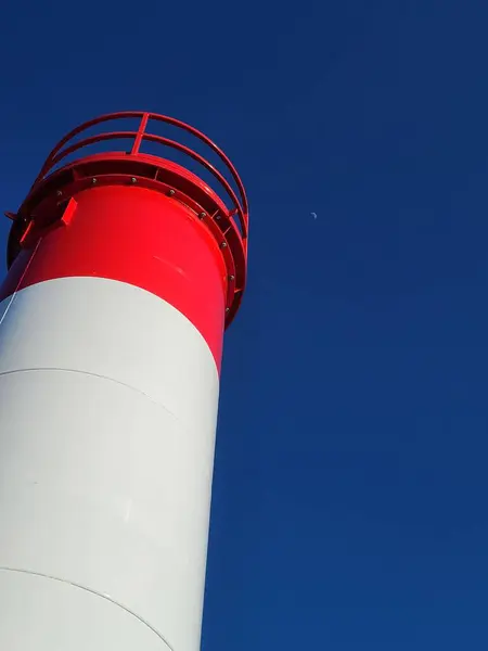 Tiro Vertical Farol Com Top Vermelho Brilhante Ontário Canadá Contra — Fotografia de Stock