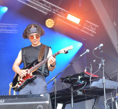 Şarkıcı ve söz yazarı Amahla Bristol Liman Festivali 'nde sahne aldı. Bristol Amfitiyatrosu. Bristol, İngiltere. 13 Temmuz 2022.