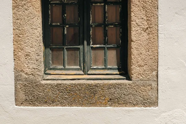 Närbild Ett Fönster Beira Gamla Tågstationen Portugal — Stockfoto