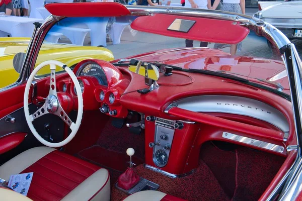 Corveta Chevrolet Vermelho Clássico Conversível Partir Dos Anos Sessenta Mostra — Fotografia de Stock