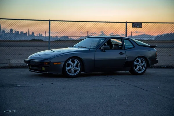 Une Porsche 944 Noire Garée Dans Baie Coucher Soleil Alameda — Photo