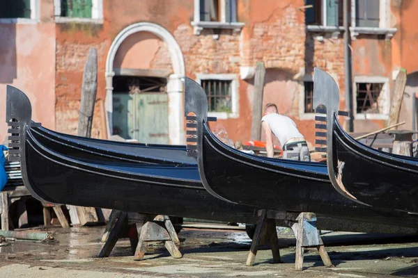 Una Bella Foto Gondole Nere Nello Squero San Trovaso Venezia — Foto Stock