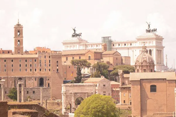 Festői Kilátás Különböző Látnivalók Történelmi Helyek Róma Olaszországban Egy Napsütéses — Stock Fotó