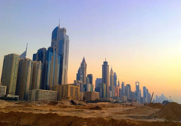 Сучасні Будівлі Вздовж Дороги Шейха Заїда Дубаї Заході Сонця Будівельним — стокове фото