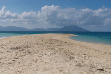 Yaz boyunca Filipinler, Romblon 'daki güzel plaj.